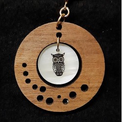 Parure noyer et sequin de nacre avec différents motifs