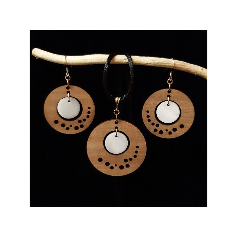 Parure noyer et sequin de nacre