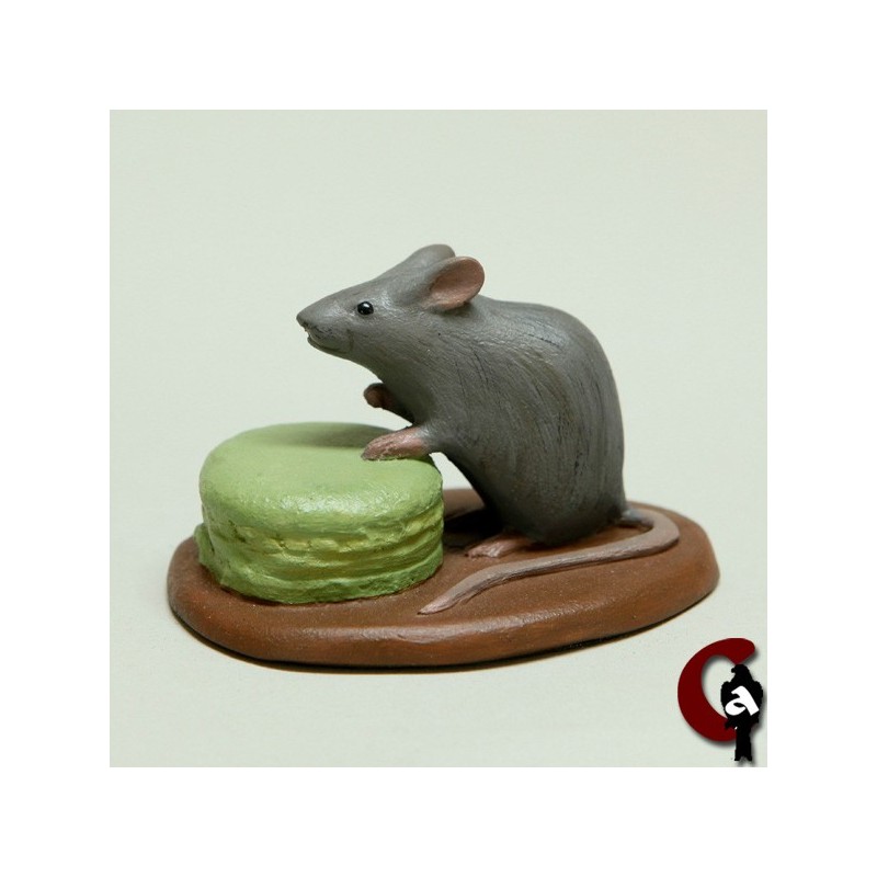 Souris grise (avec macaron)